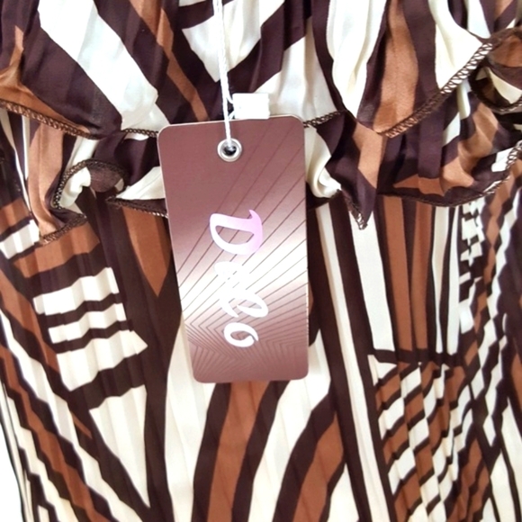 DeCo Brown and Gold Strapless Ruffle Neckline Dress - Picture 6 of 6